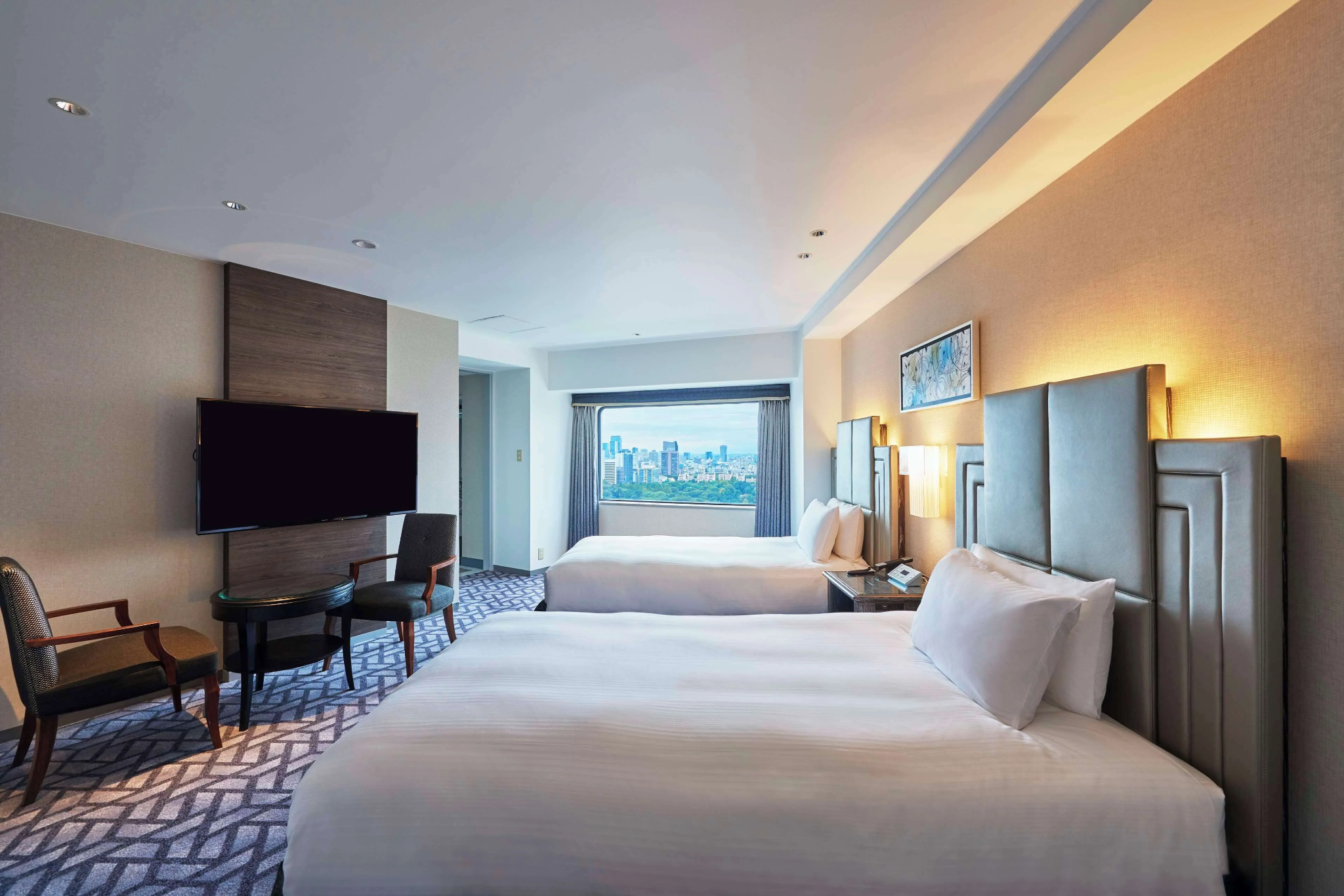 Access to Tokyo double room with two beds and city view
